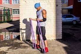 本赛季年薪最顶尖10球员，乔治比尔溢价明显，约基奇性价比最高