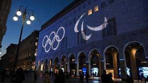 特雷·杨的合同还剩两年，本赛季薪资约4600万美元，2026-27赛季是价值约4897万美元的球员选项。